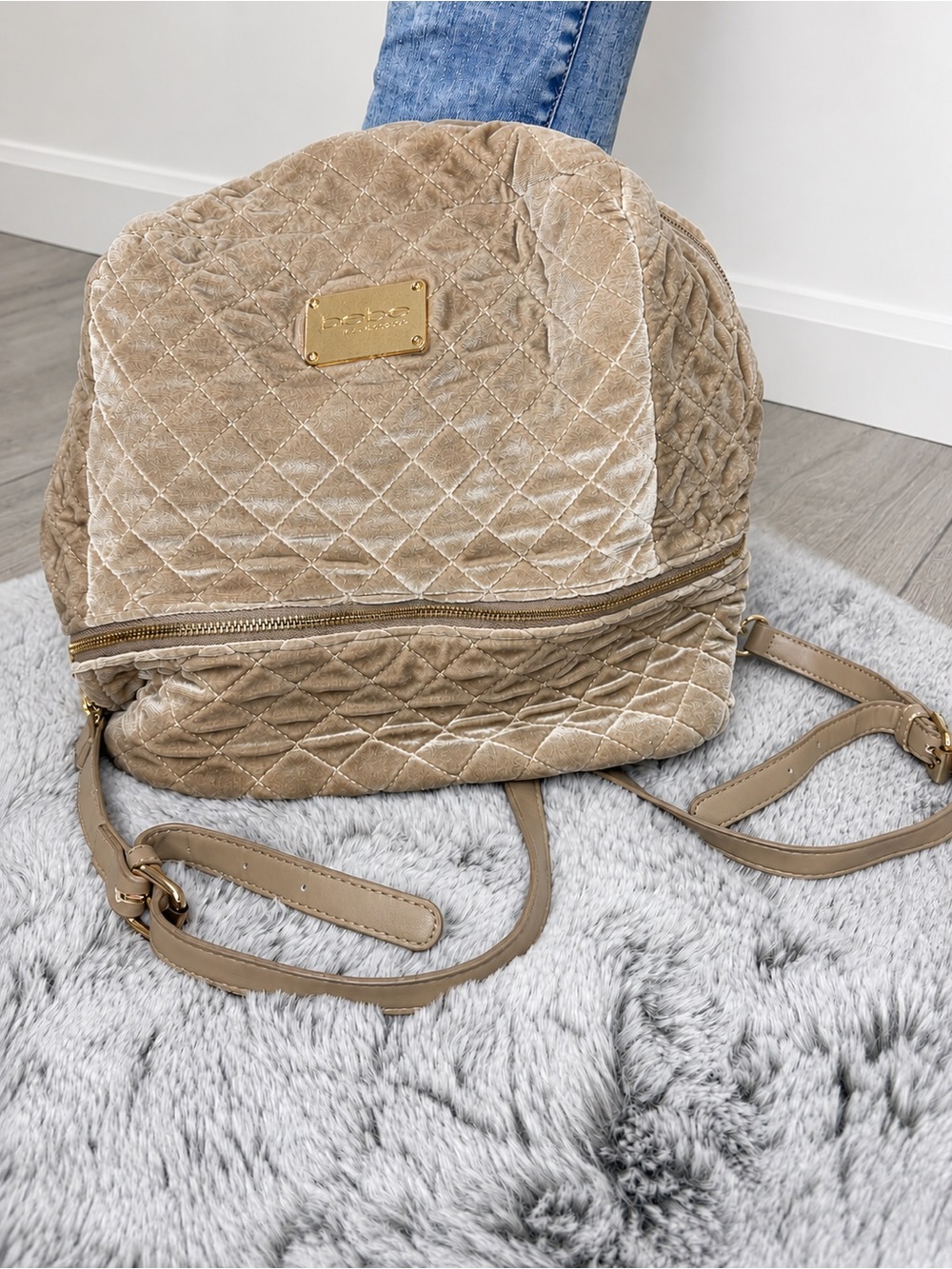🍒 BEBE Y2K Quilted Tan Velvet Backpack Taupe Gold Tag Adjustable Straps